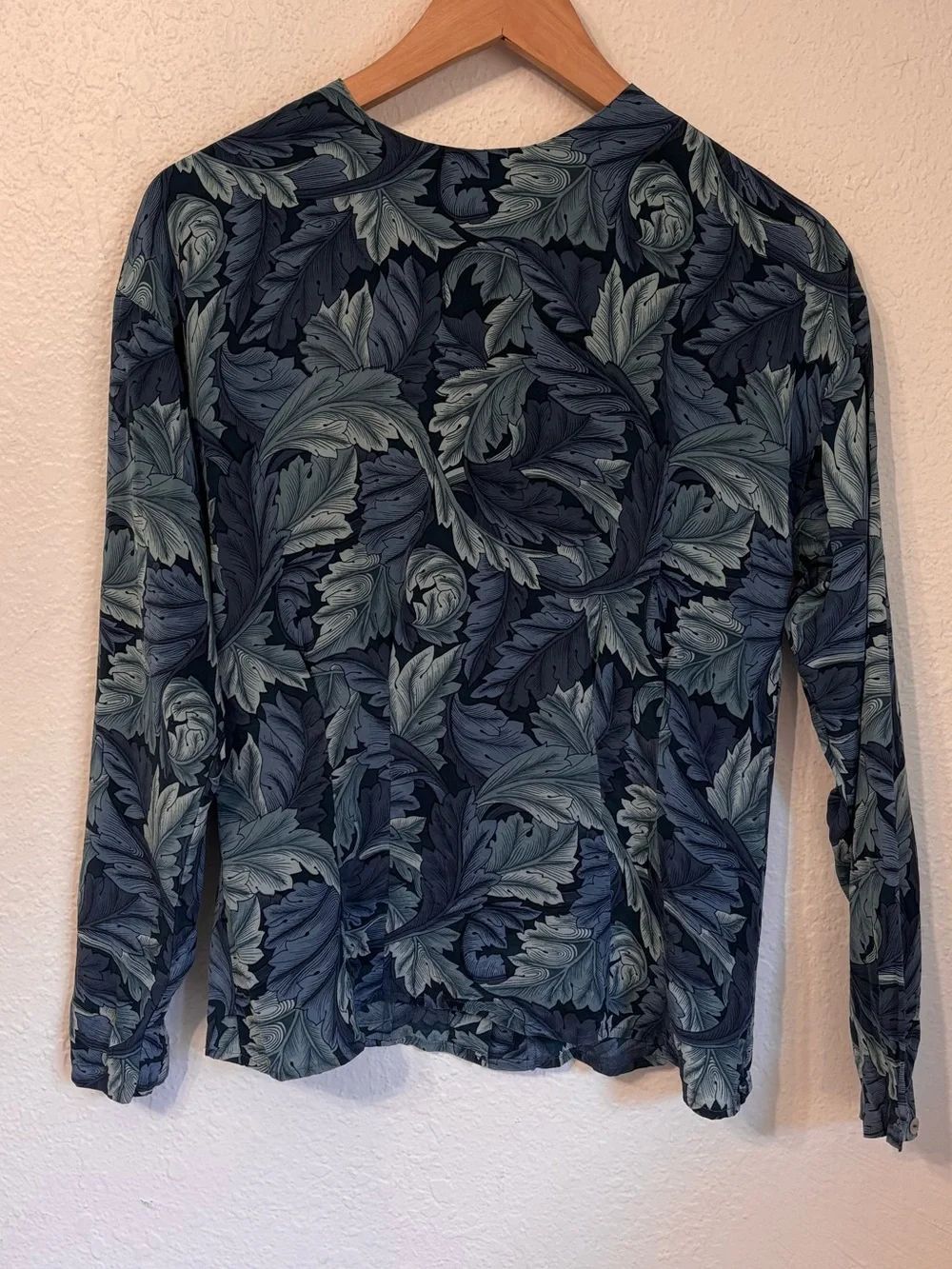 Vintage Ann Taylor Silk Leaf Print Blouse Size 4